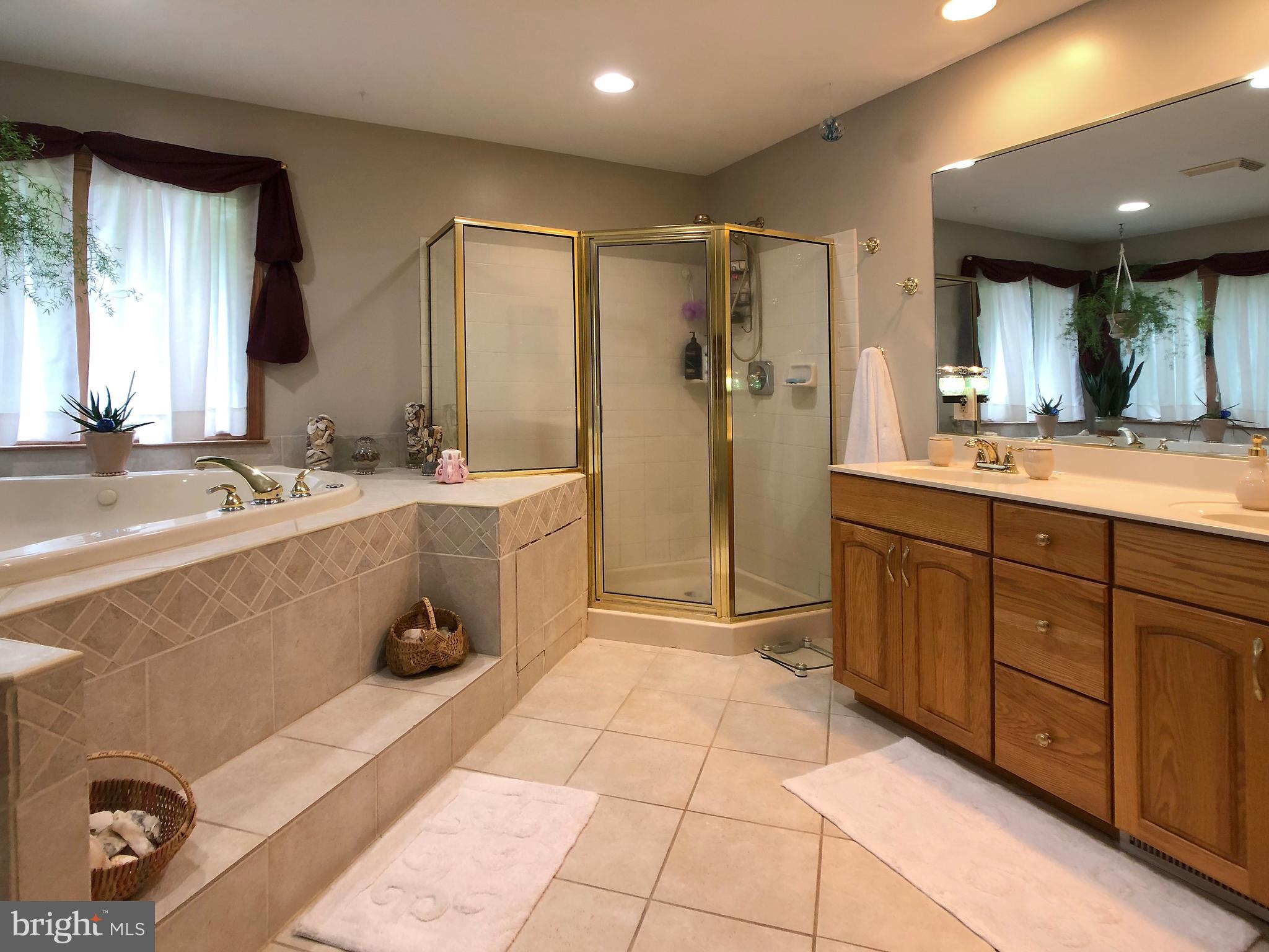 HUNT CREST - Residential