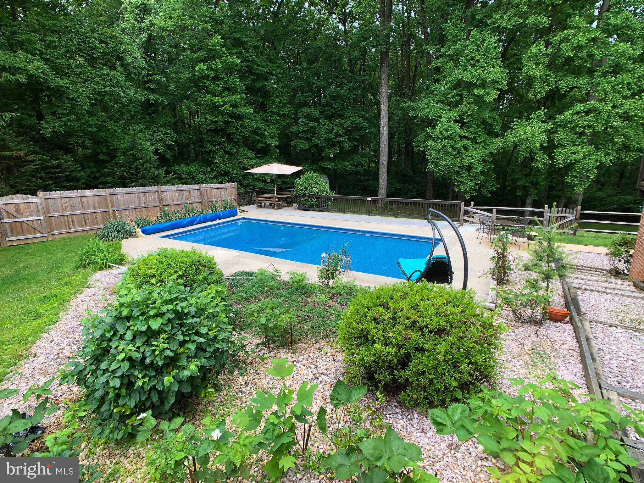 HUNT CREST - Residential