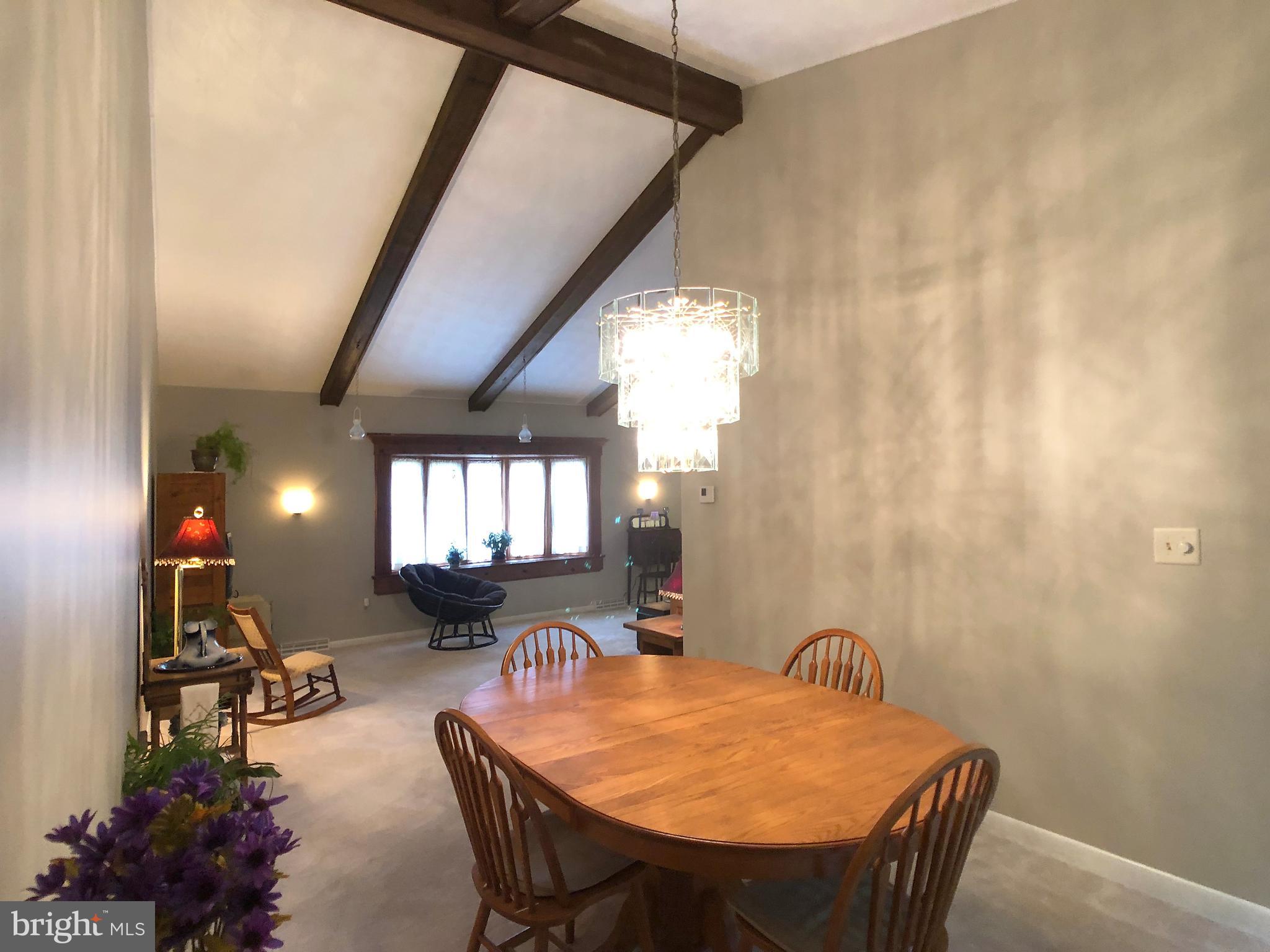 HUNT CREST - Residential