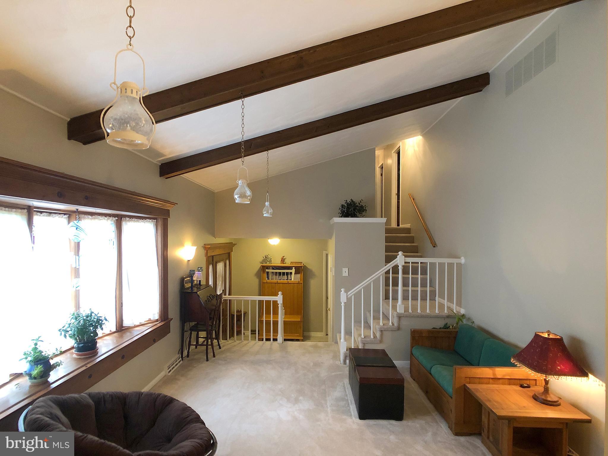 HUNT CREST - Residential