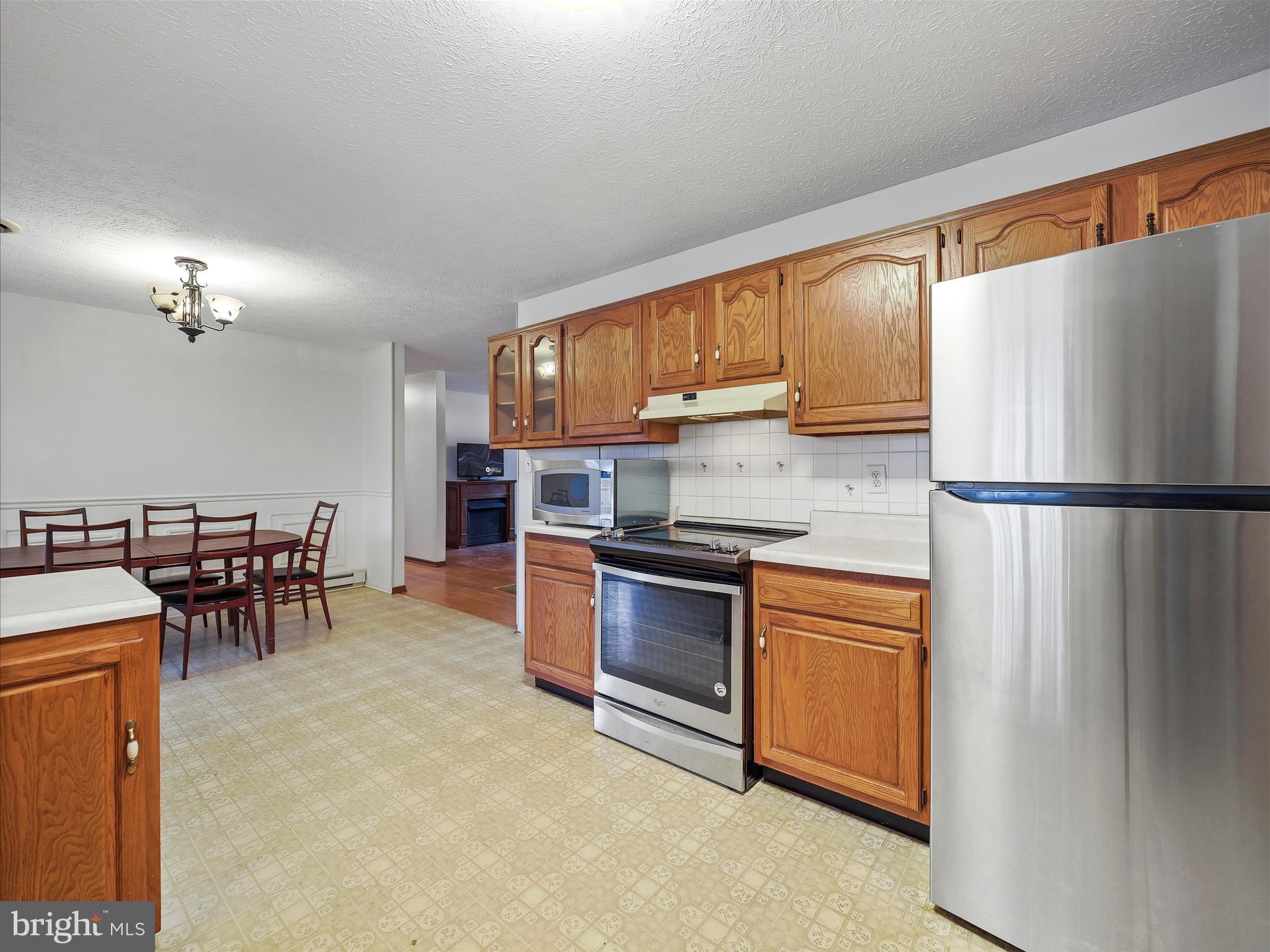 COUNTRY SIDE MANOR - Residential