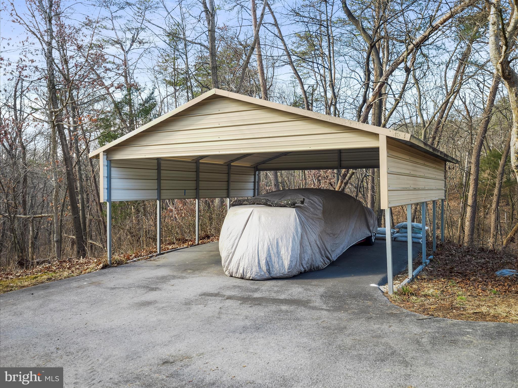 COUNTRY SIDE MANOR - Residential