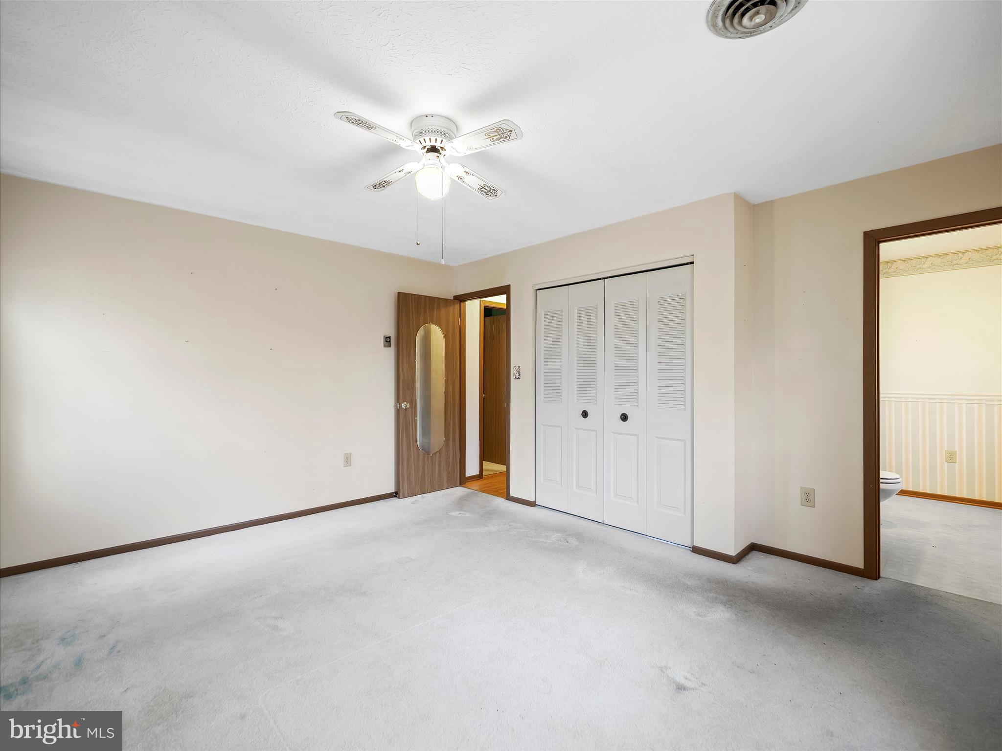 COUNTRY SIDE MANOR - Residential