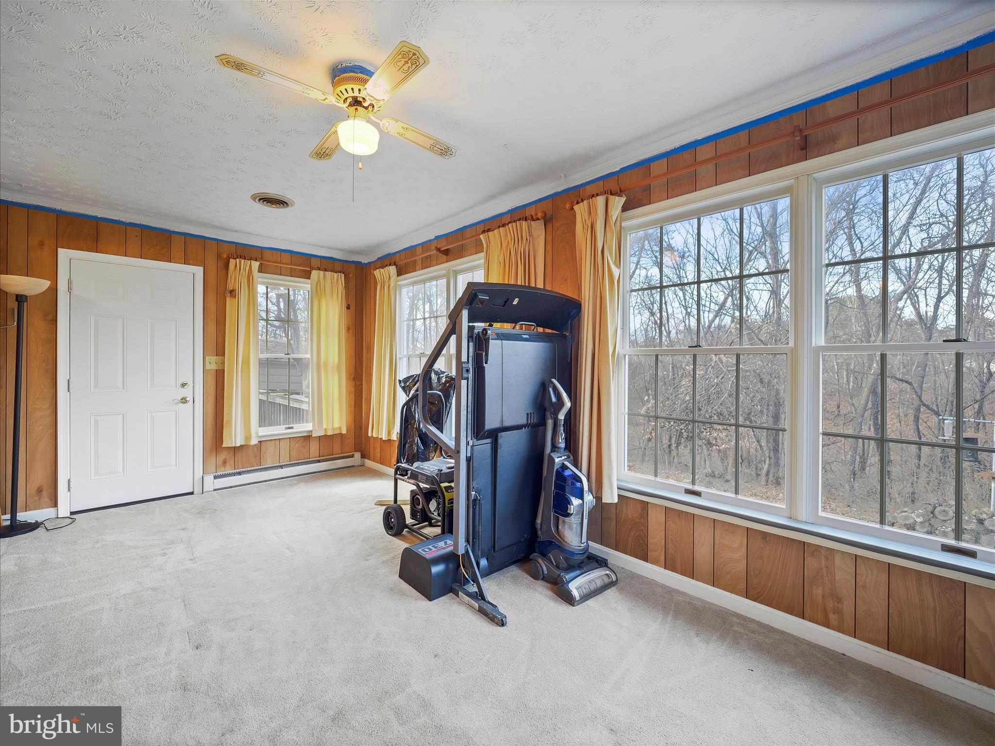 COUNTRY SIDE MANOR - Residential