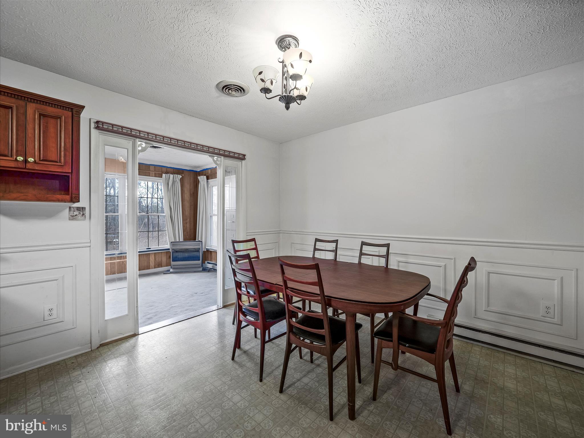 COUNTRY SIDE MANOR - Residential