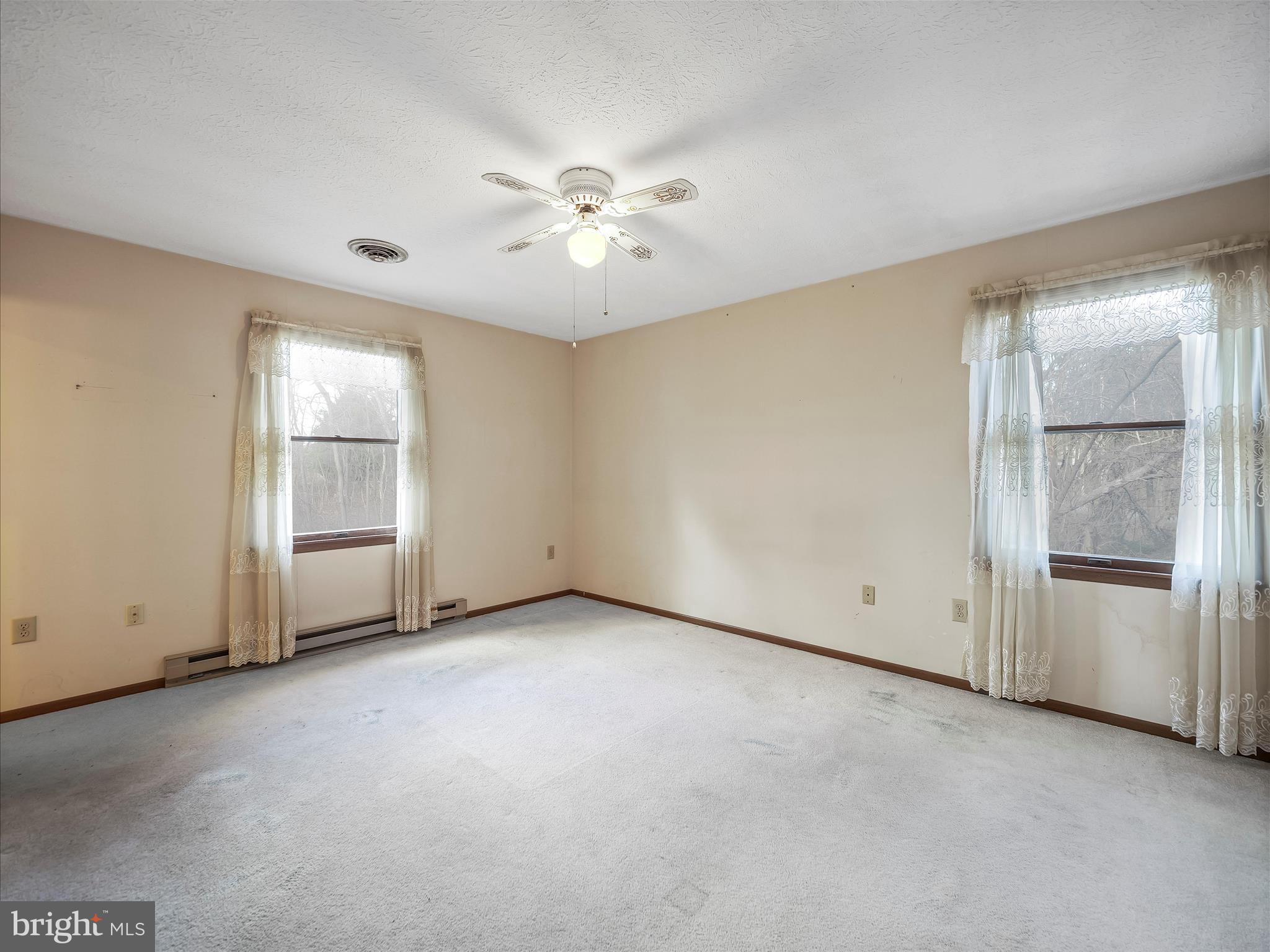 COUNTRY SIDE MANOR - Residential