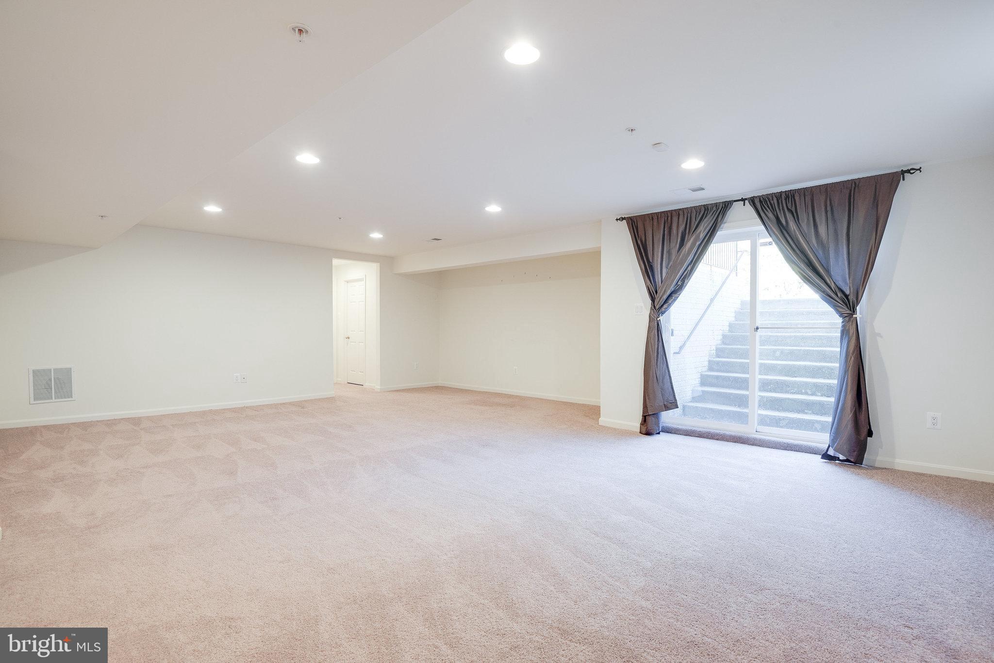 TOWNSEND MANOR - Residential