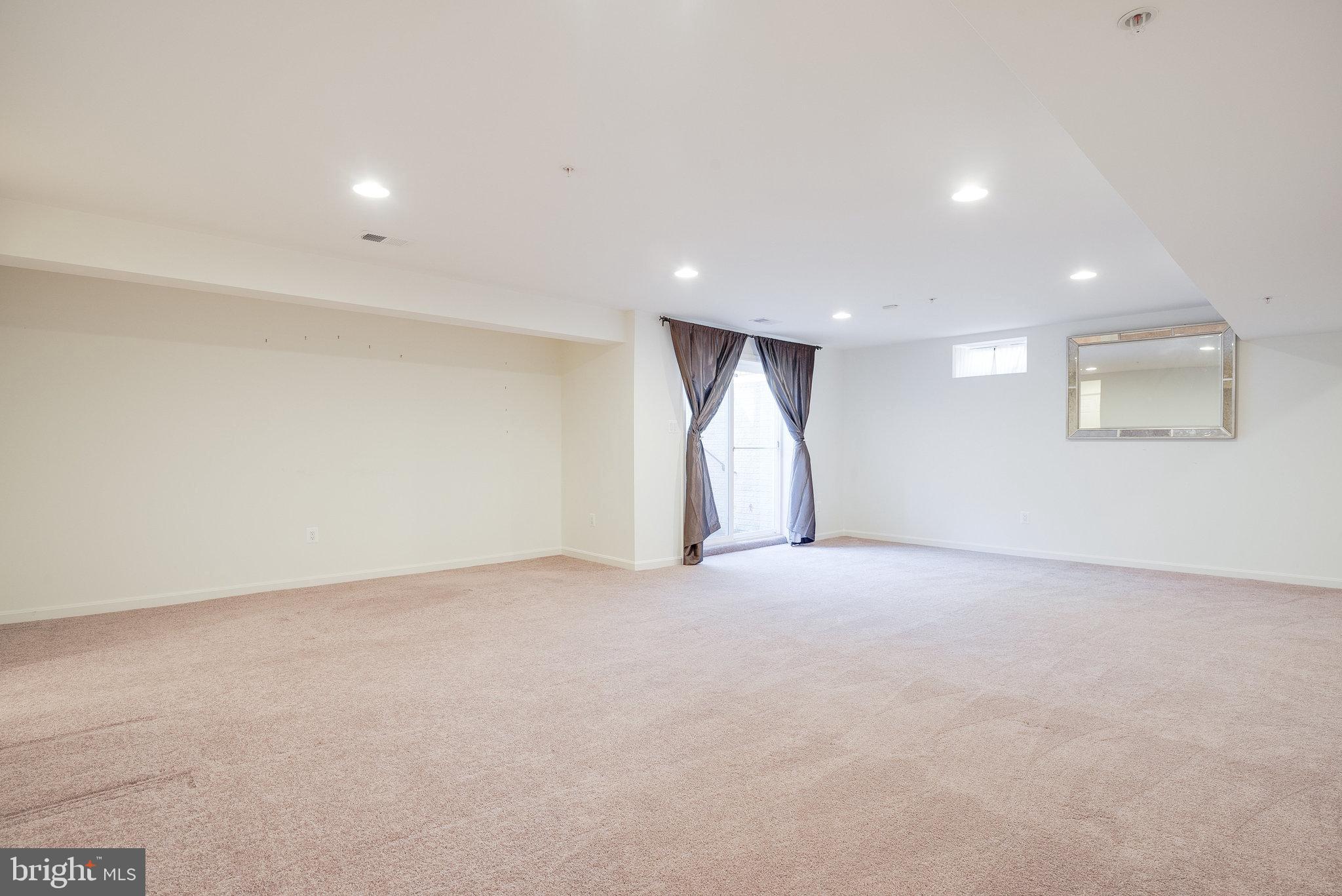 TOWNSEND MANOR - Residential