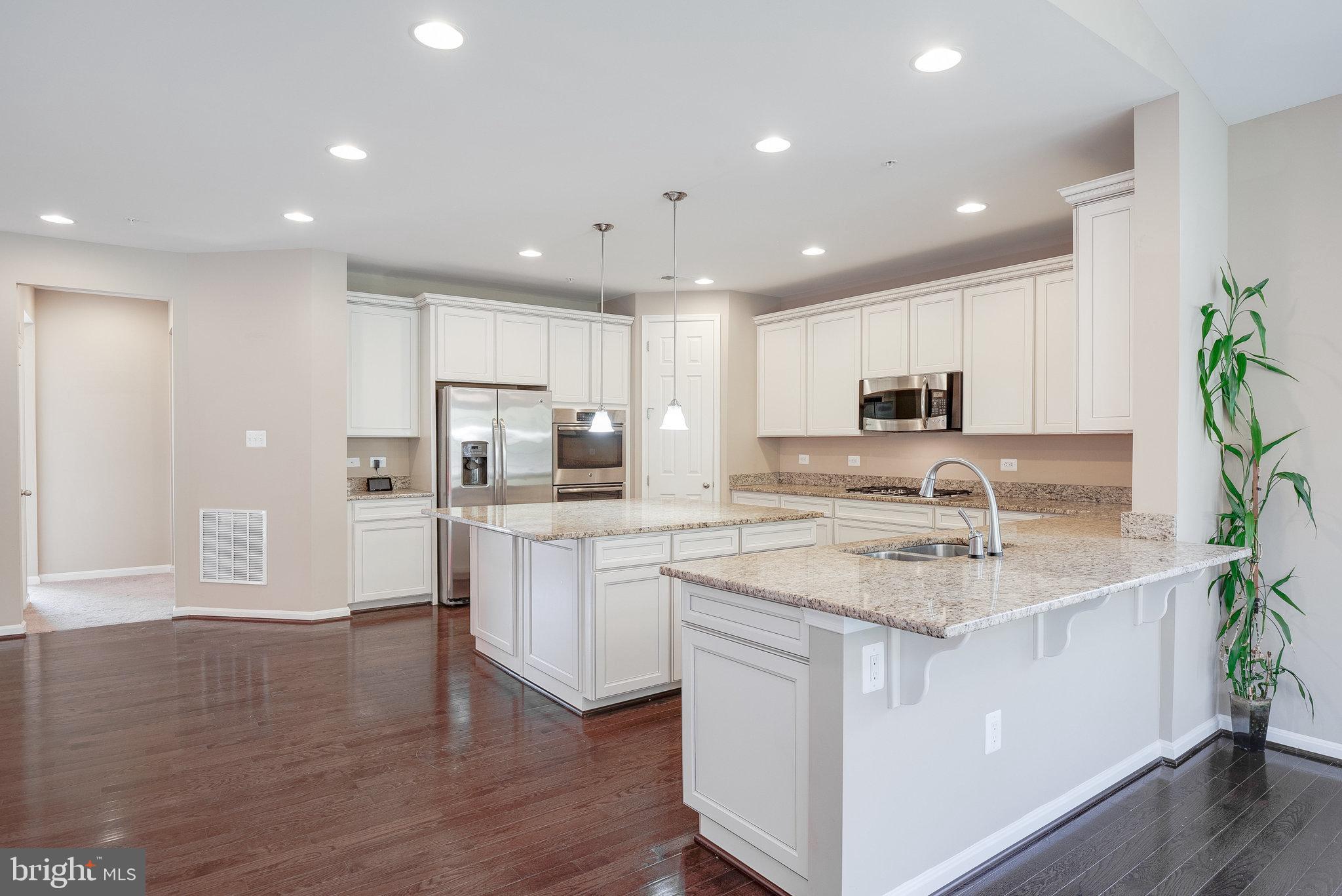 TOWNSEND MANOR - Residential