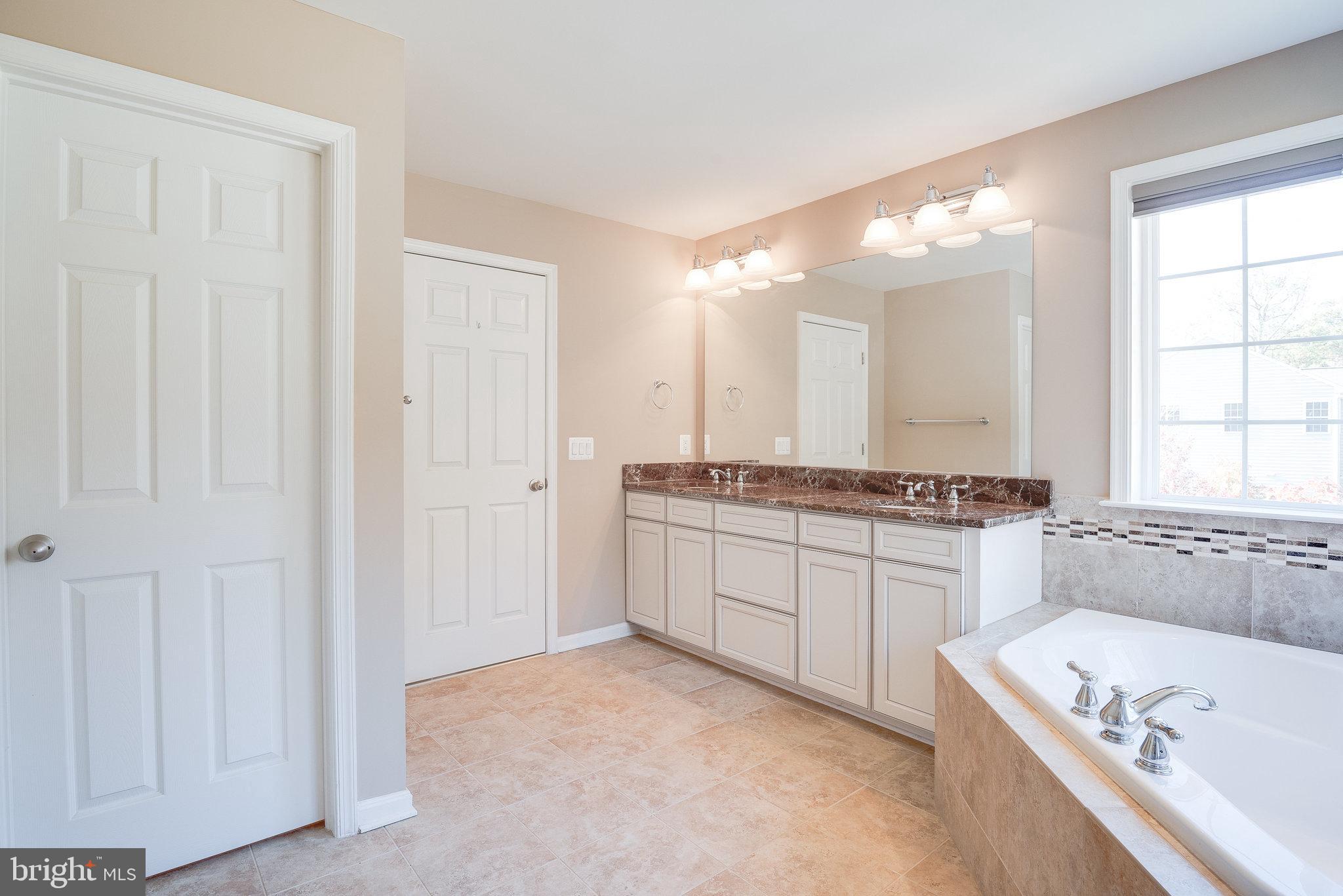 TOWNSEND MANOR - Residential