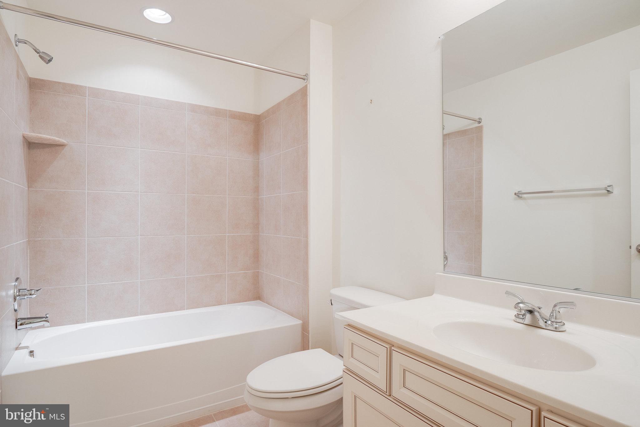 TOWNSEND MANOR - Residential