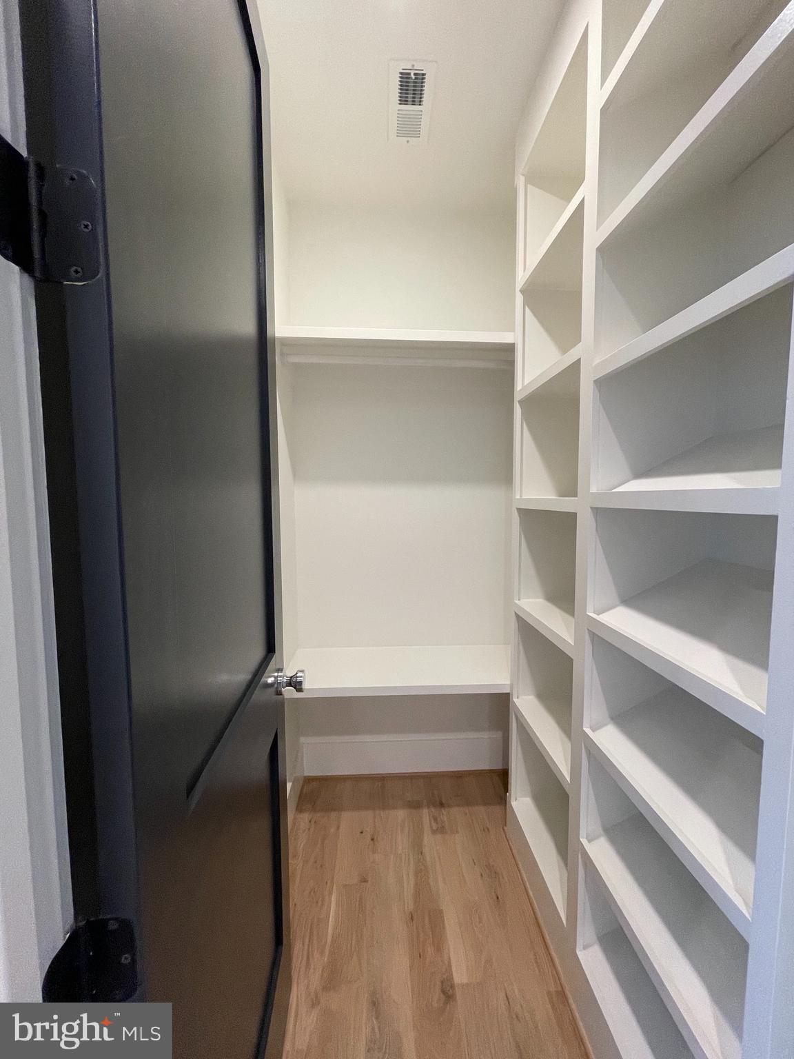 COUNTRY CLUB GROVE - Residential