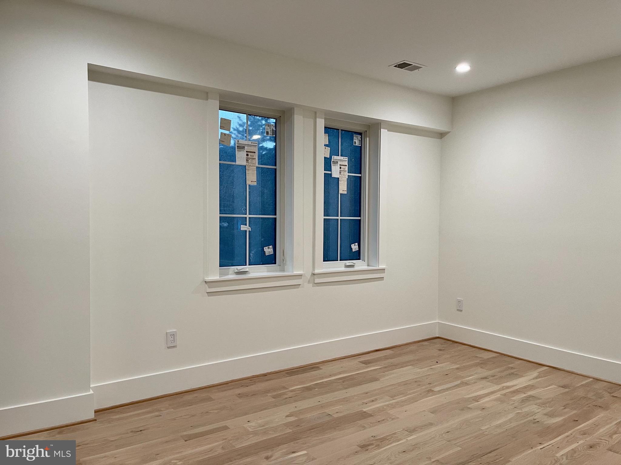 COUNTRY CLUB GROVE - Residential