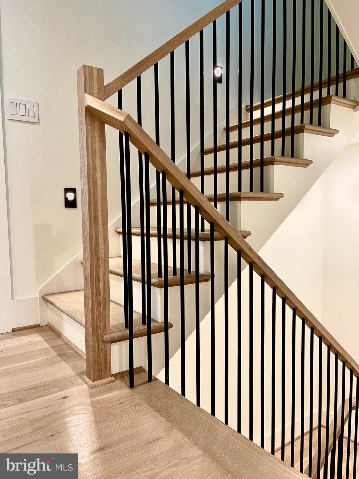 COUNTRY CLUB GROVE - Residential