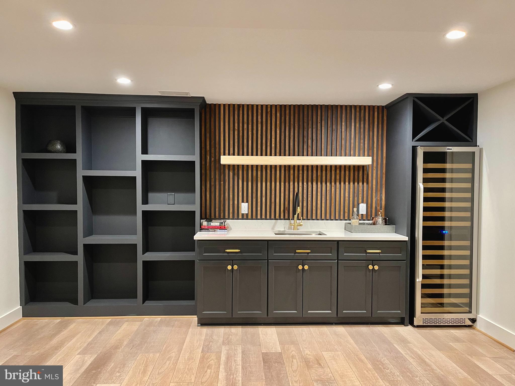 COUNTRY CLUB GROVE - Residential