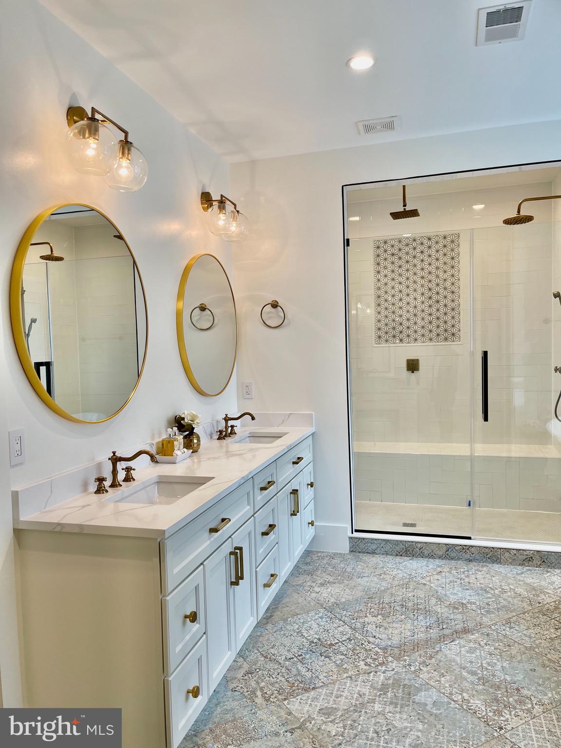 COUNTRY CLUB GROVE - Residential