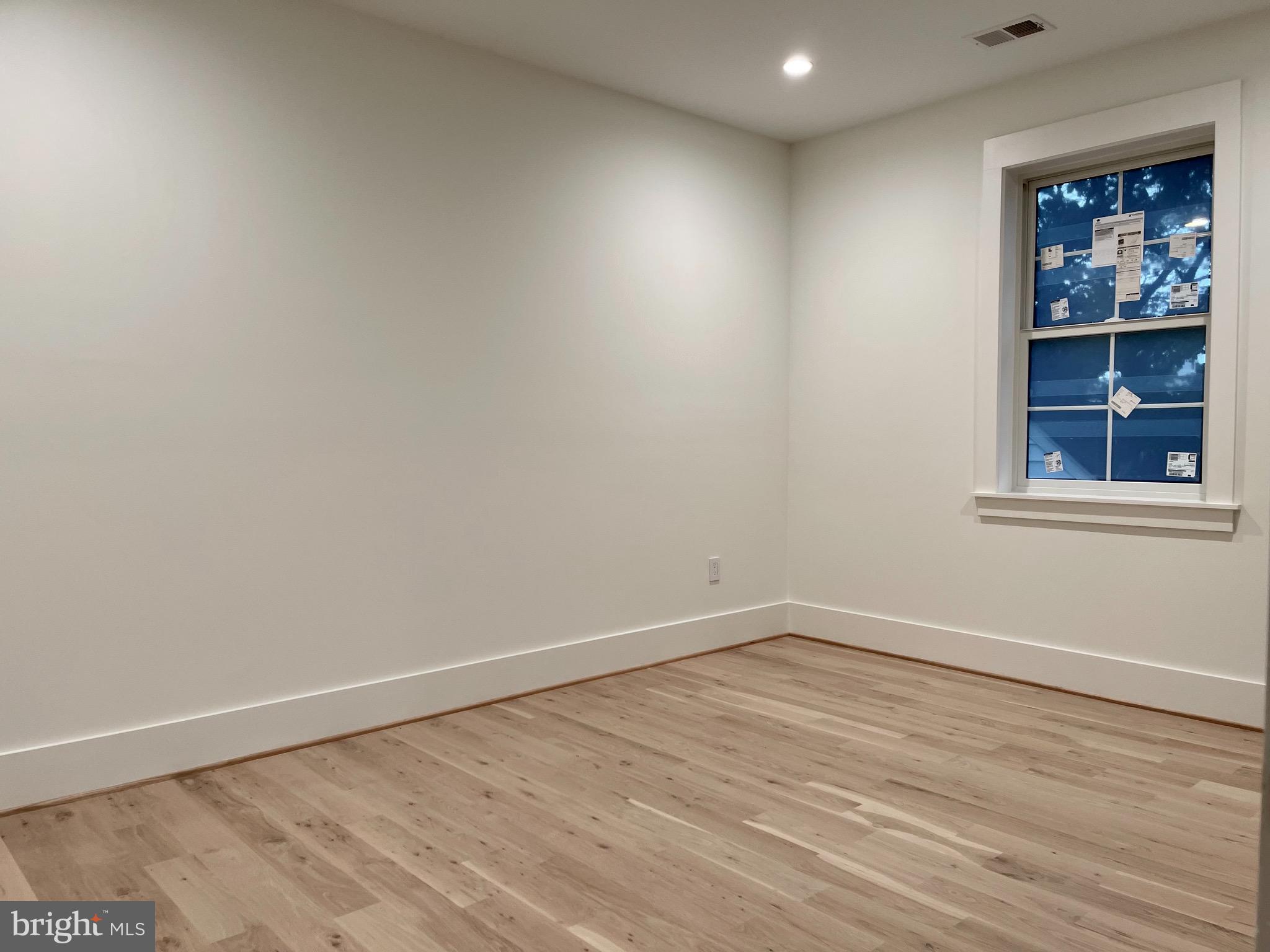 COUNTRY CLUB GROVE - Residential