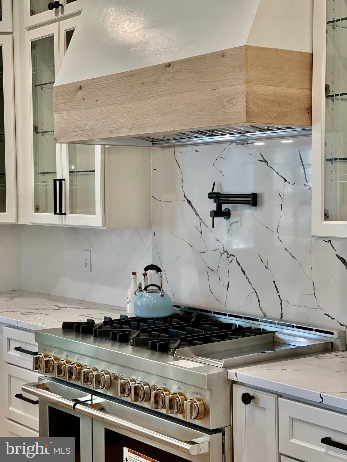 COUNTRY CLUB GROVE - Residential