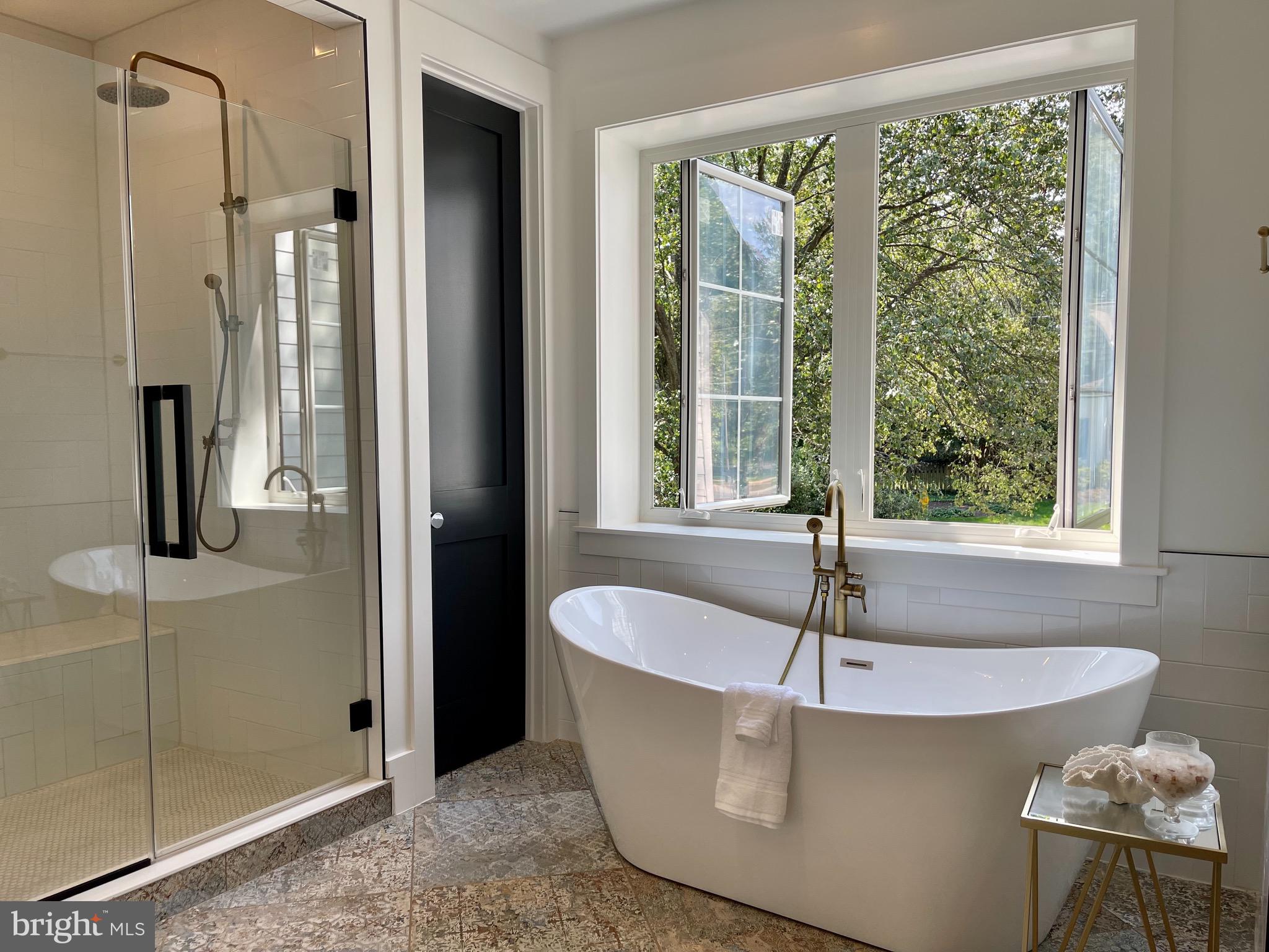 COUNTRY CLUB GROVE - Residential