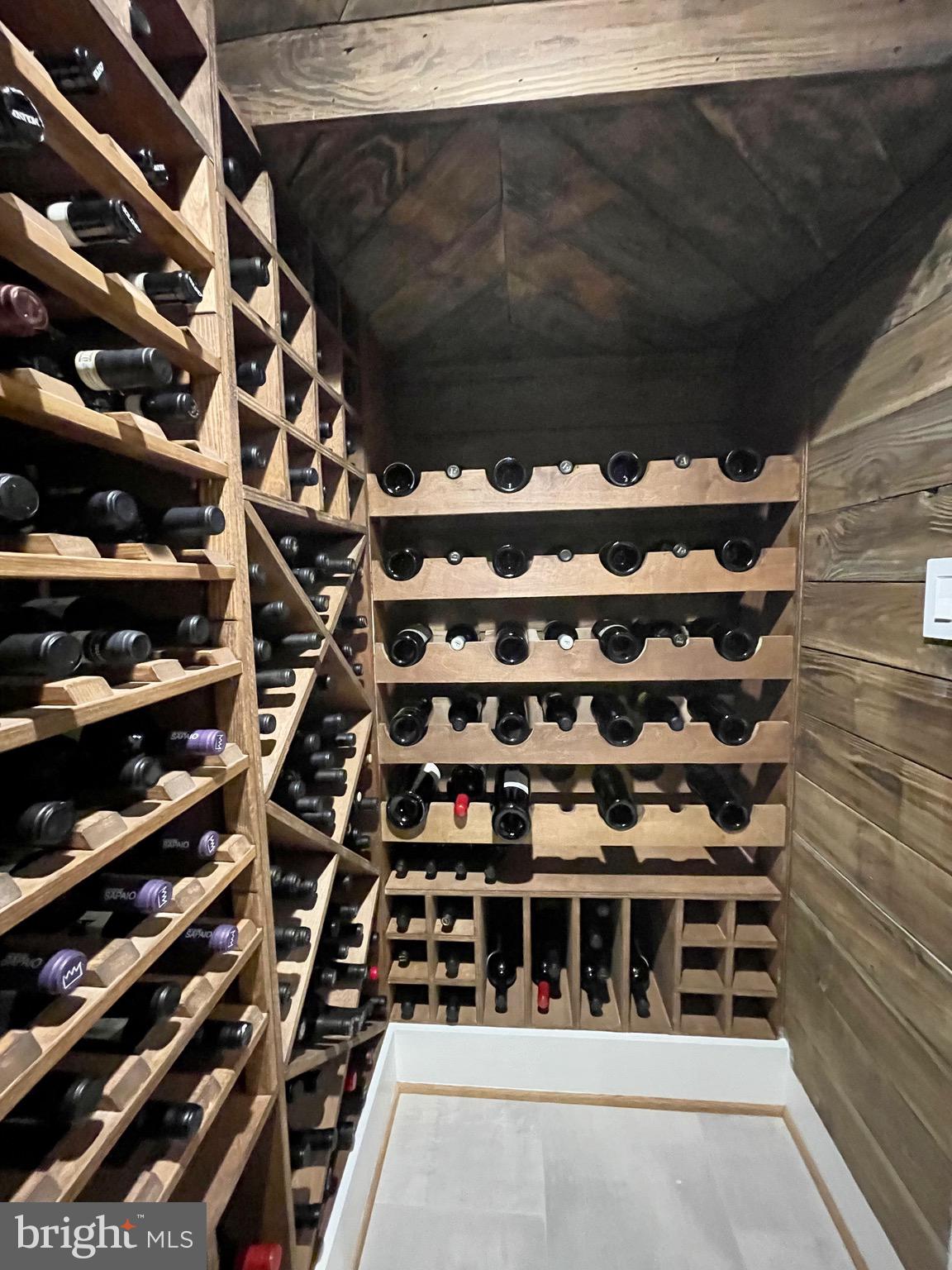 COUNTRY CLUB GROVE - Residential