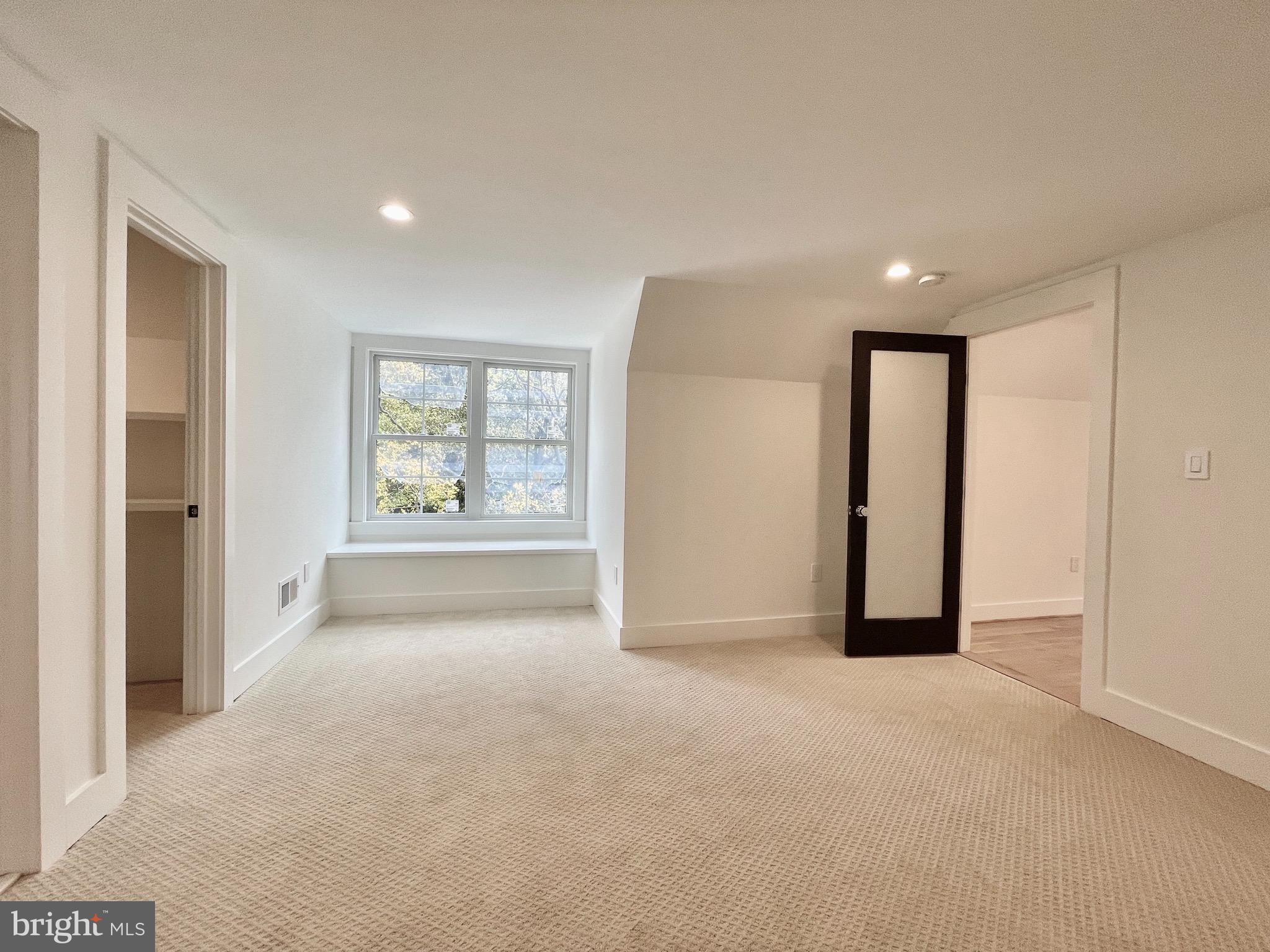 COUNTRY CLUB GROVE - Residential