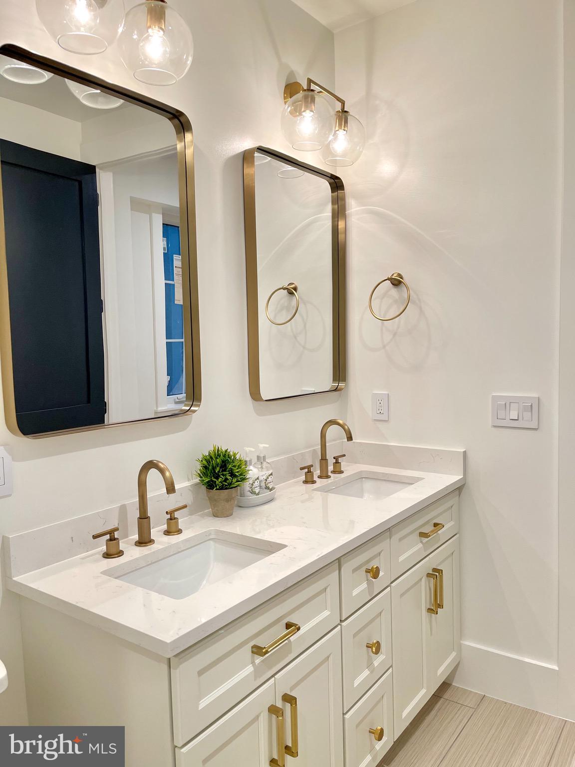 COUNTRY CLUB GROVE - Residential