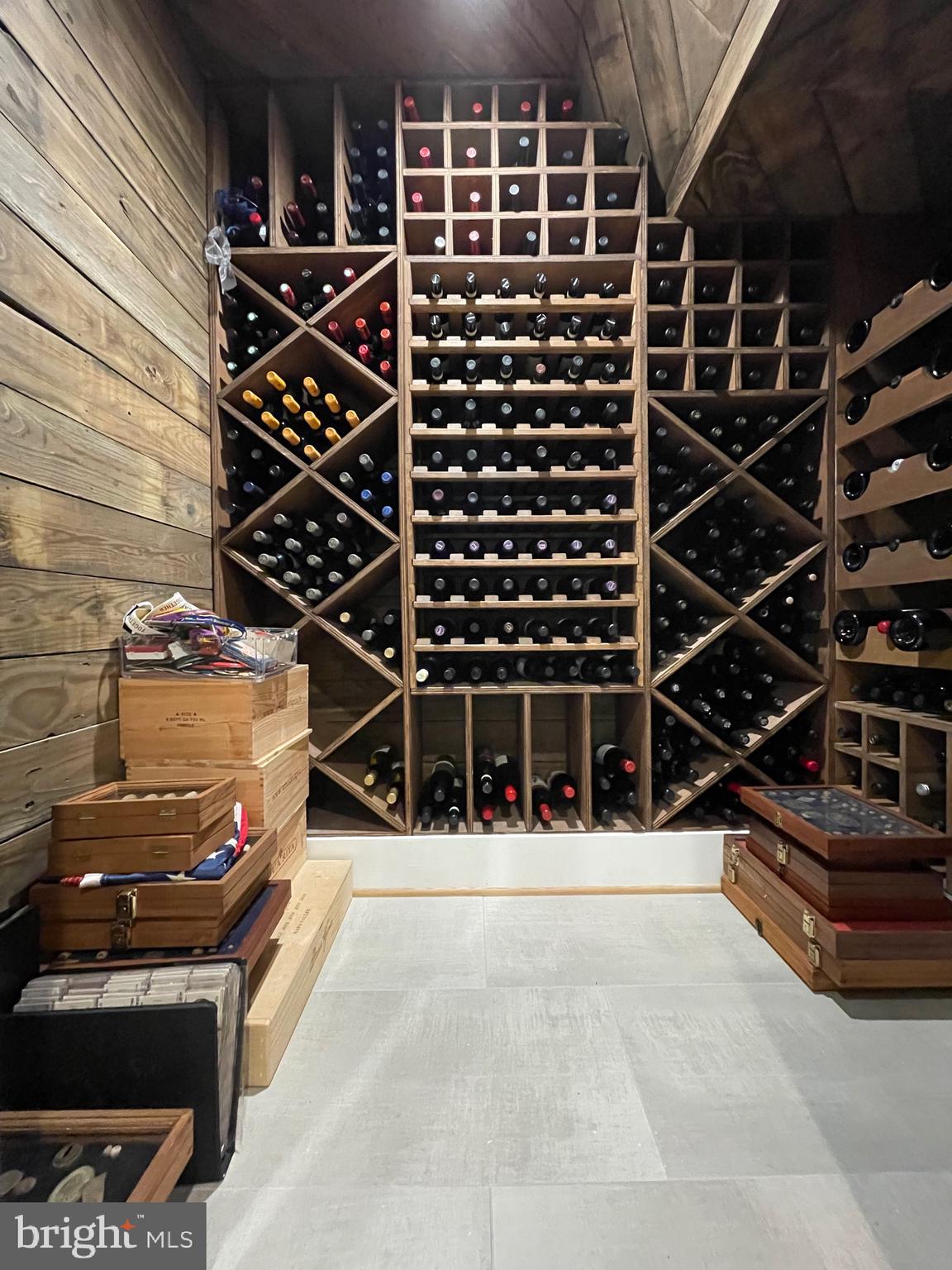 COUNTRY CLUB GROVE - Residential