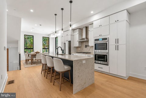 Townhouse For Sale - 722 S 17th Street<br/> Philadelphia County, PHILADELPHIA, PA 19146