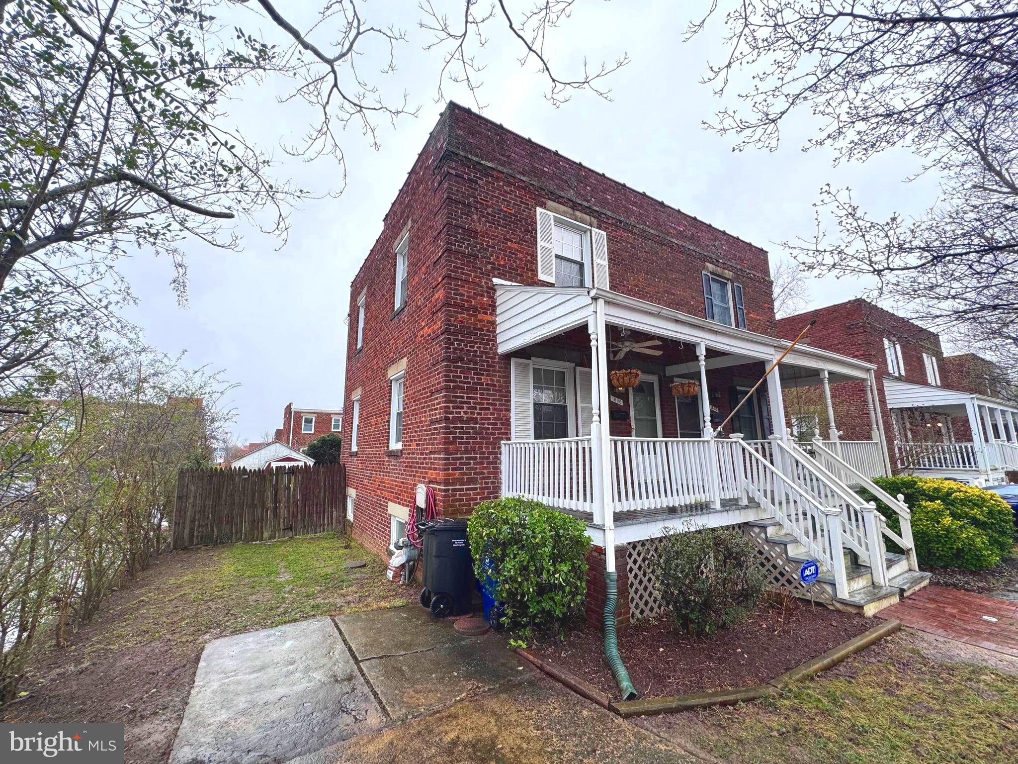 PARKER GRAY HISTORIC DISTRICT - Residential Lease