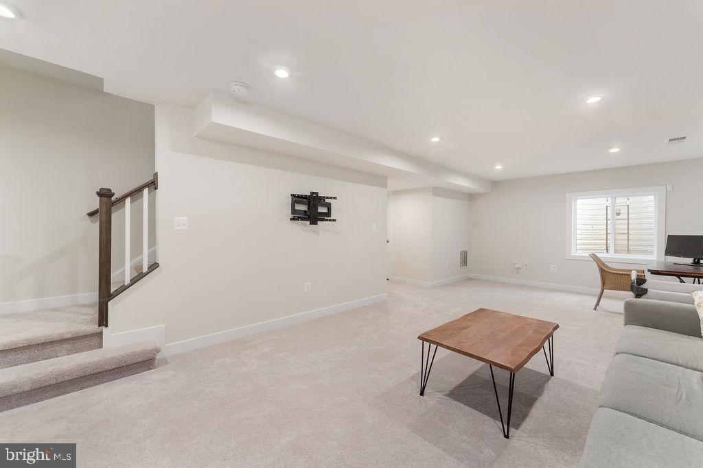 COURTHOUSE COMMONS - Residential