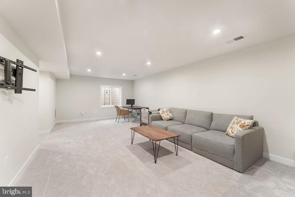 COURTHOUSE COMMONS - Residential