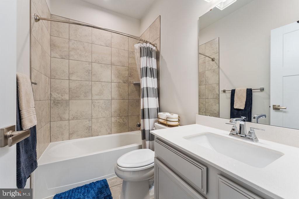 COURTHOUSE COMMONS - Residential