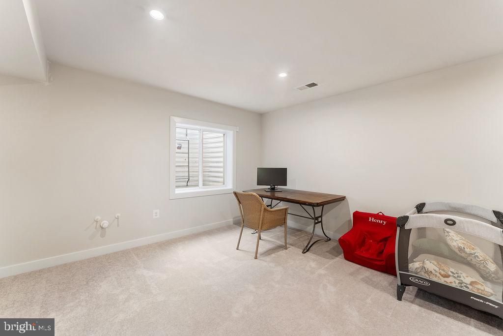 COURTHOUSE COMMONS - Residential