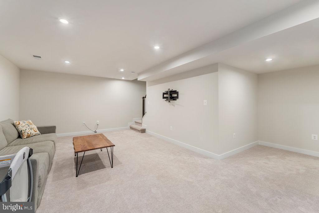 COURTHOUSE COMMONS - Residential