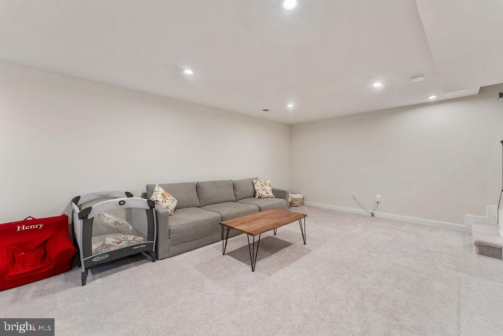 COURTHOUSE COMMONS - Residential