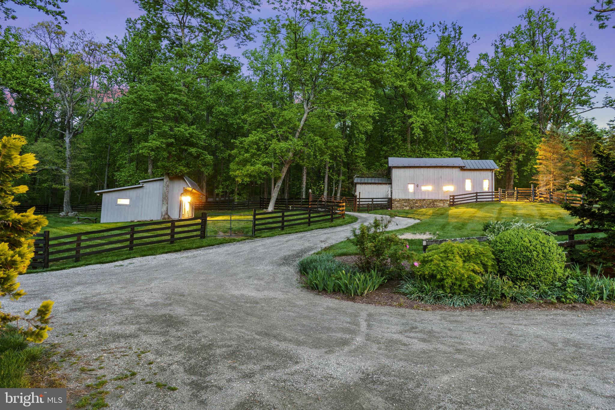 ELIZABETH FOX MOORE ESTA - Residential