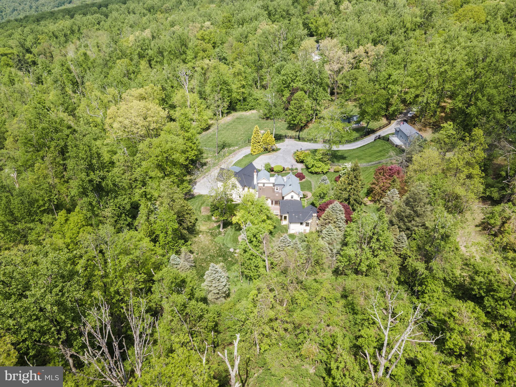 ELIZABETH FOX MOORE ESTA - Residential