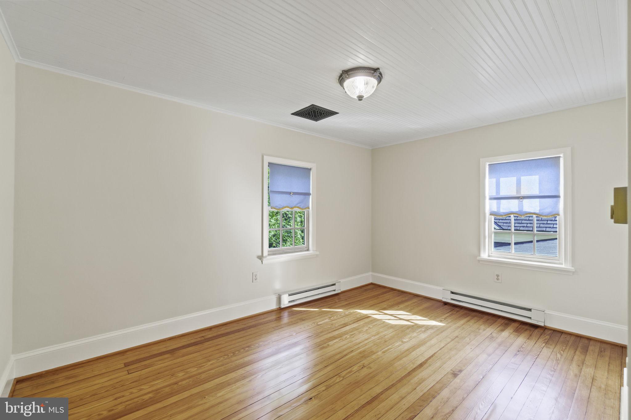 ELIZABETH FOX MOORE ESTA - Residential