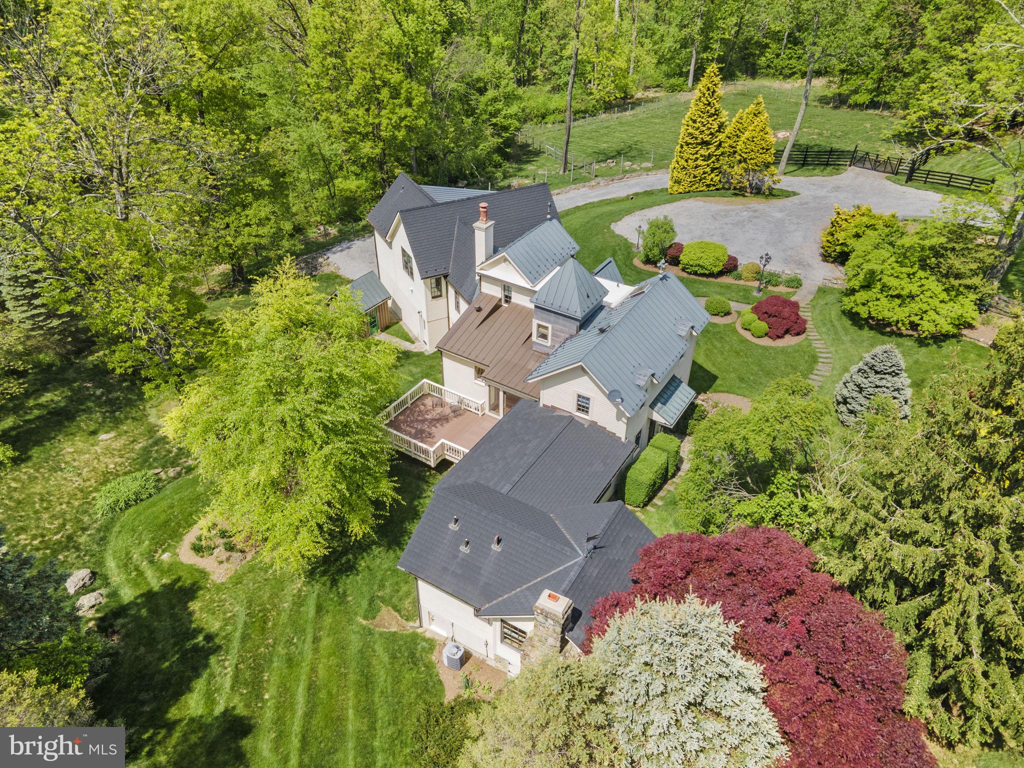 ELIZABETH FOX MOORE ESTA - Residential