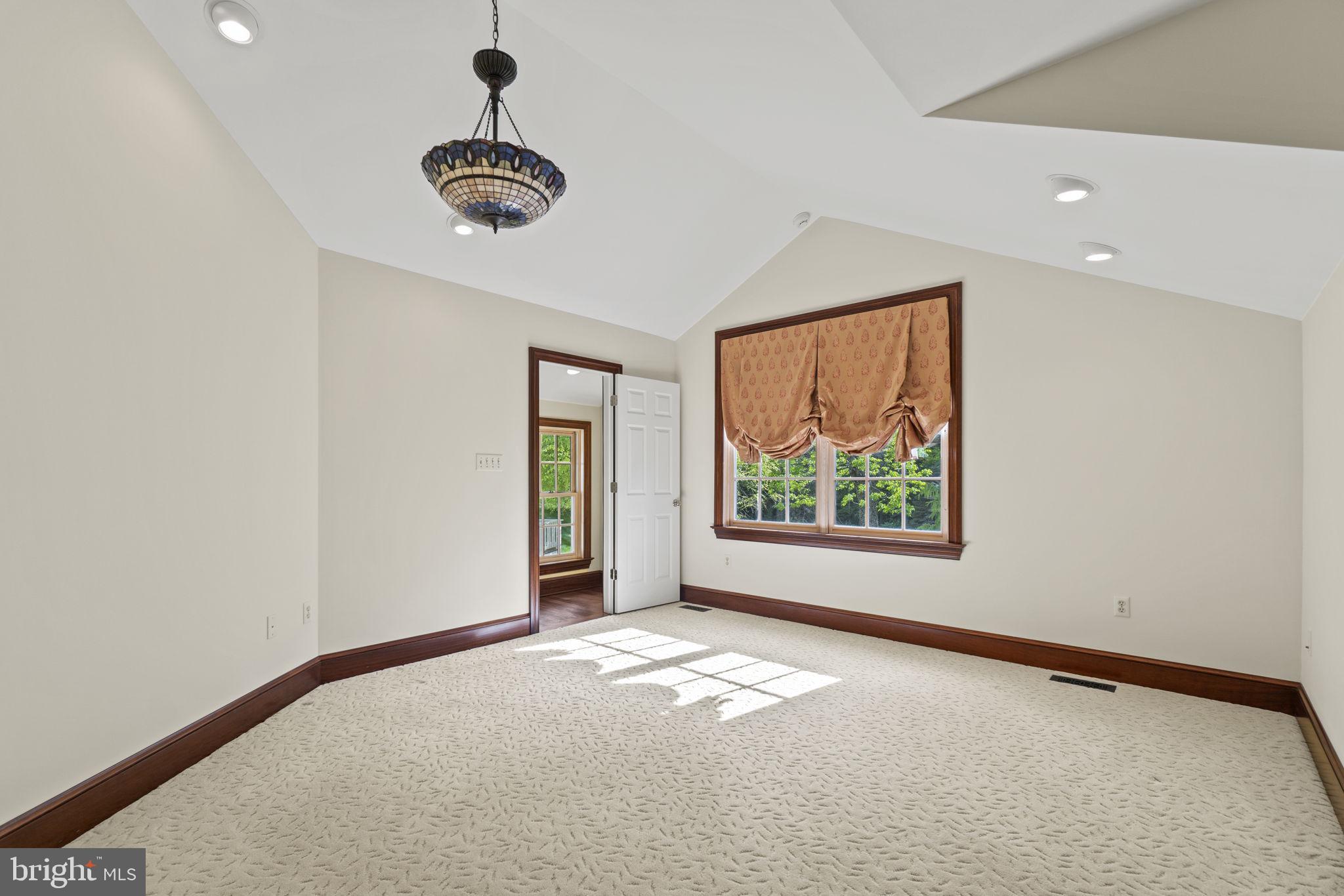 ELIZABETH FOX MOORE ESTA - Residential