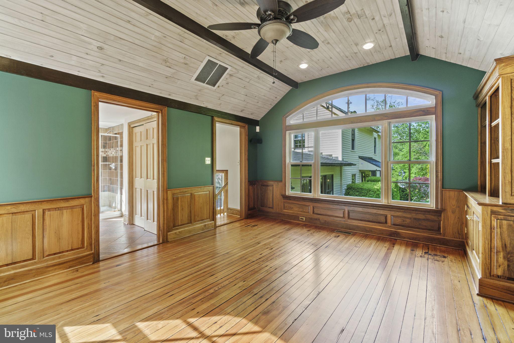 ELIZABETH FOX MOORE ESTA - Residential