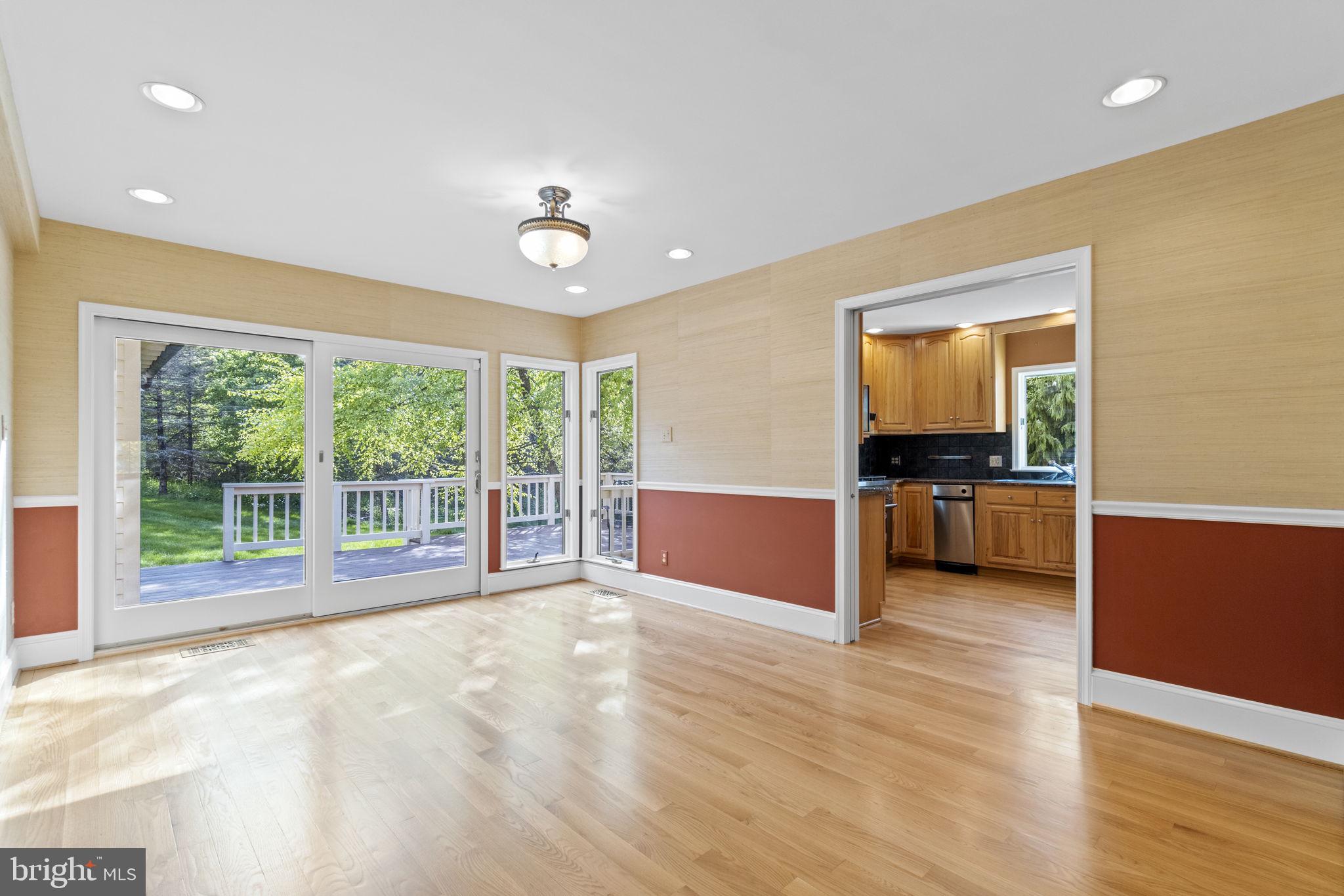 ELIZABETH FOX MOORE ESTA - Residential