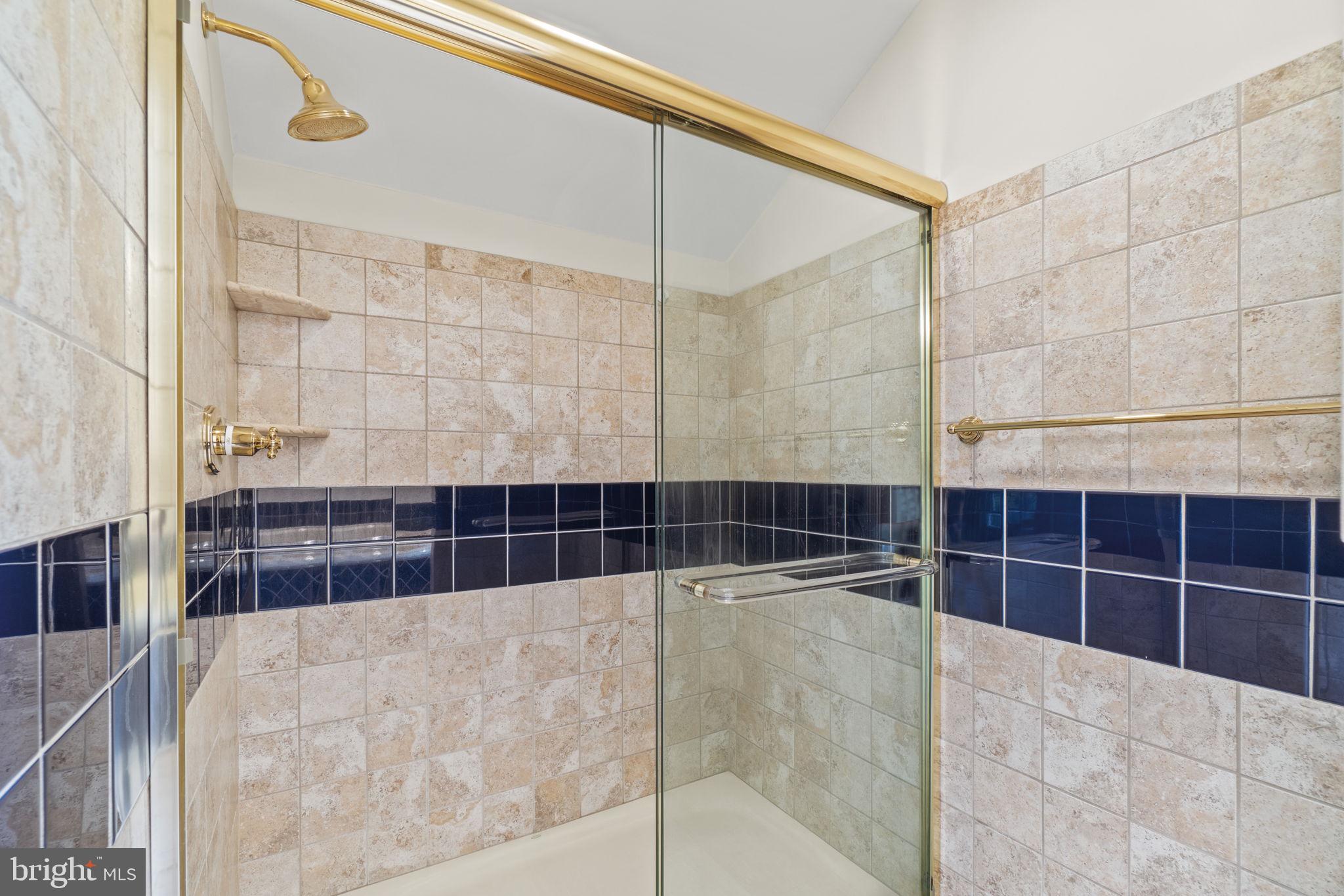 ELIZABETH FOX MOORE ESTA - Residential