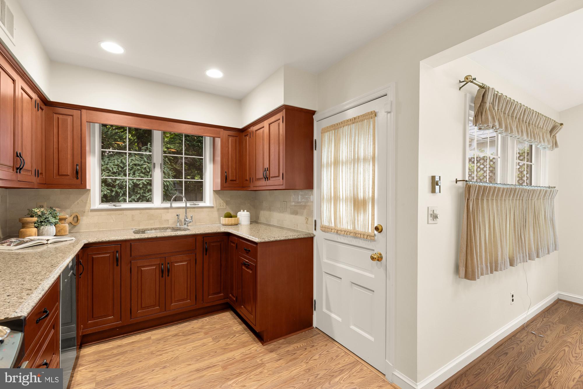 WHEATLEY HILLS - Residential