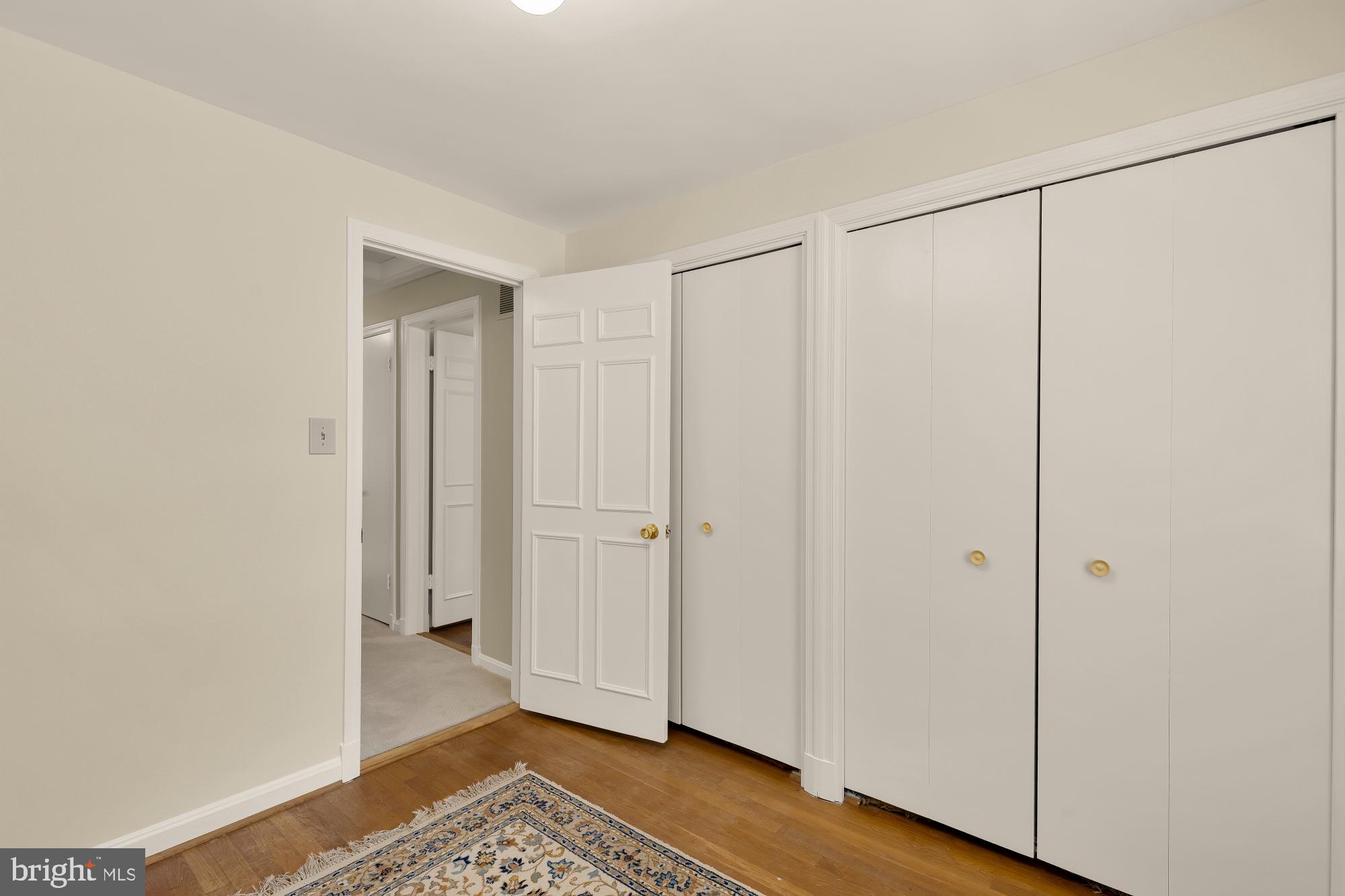 WHEATLEY HILLS - Residential