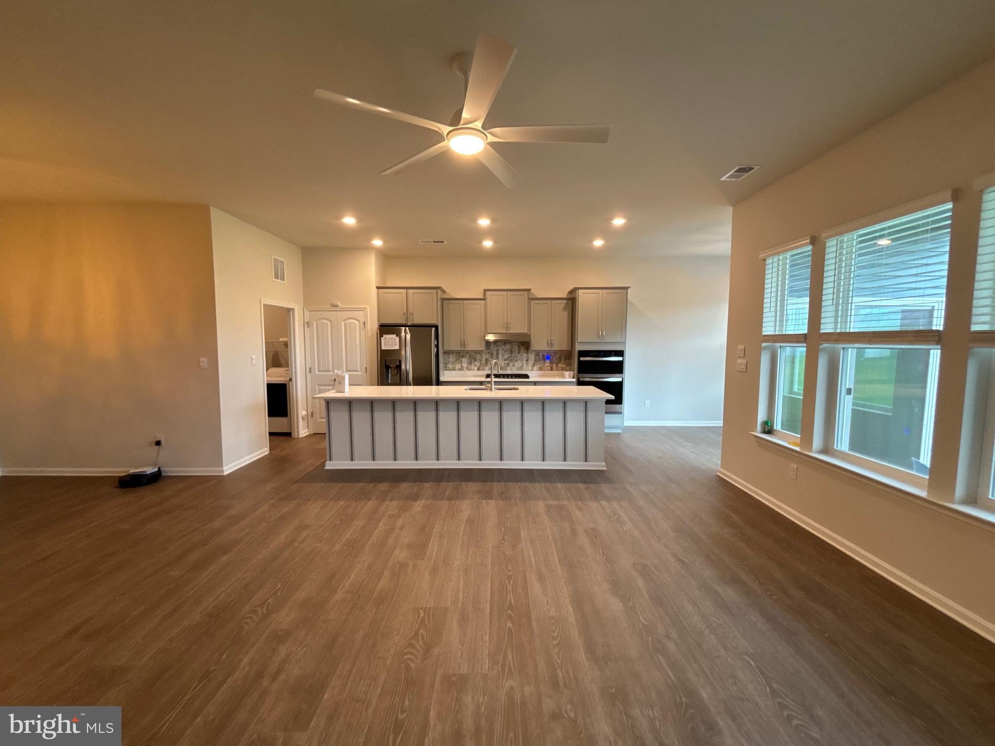 34336 EAST LAKE