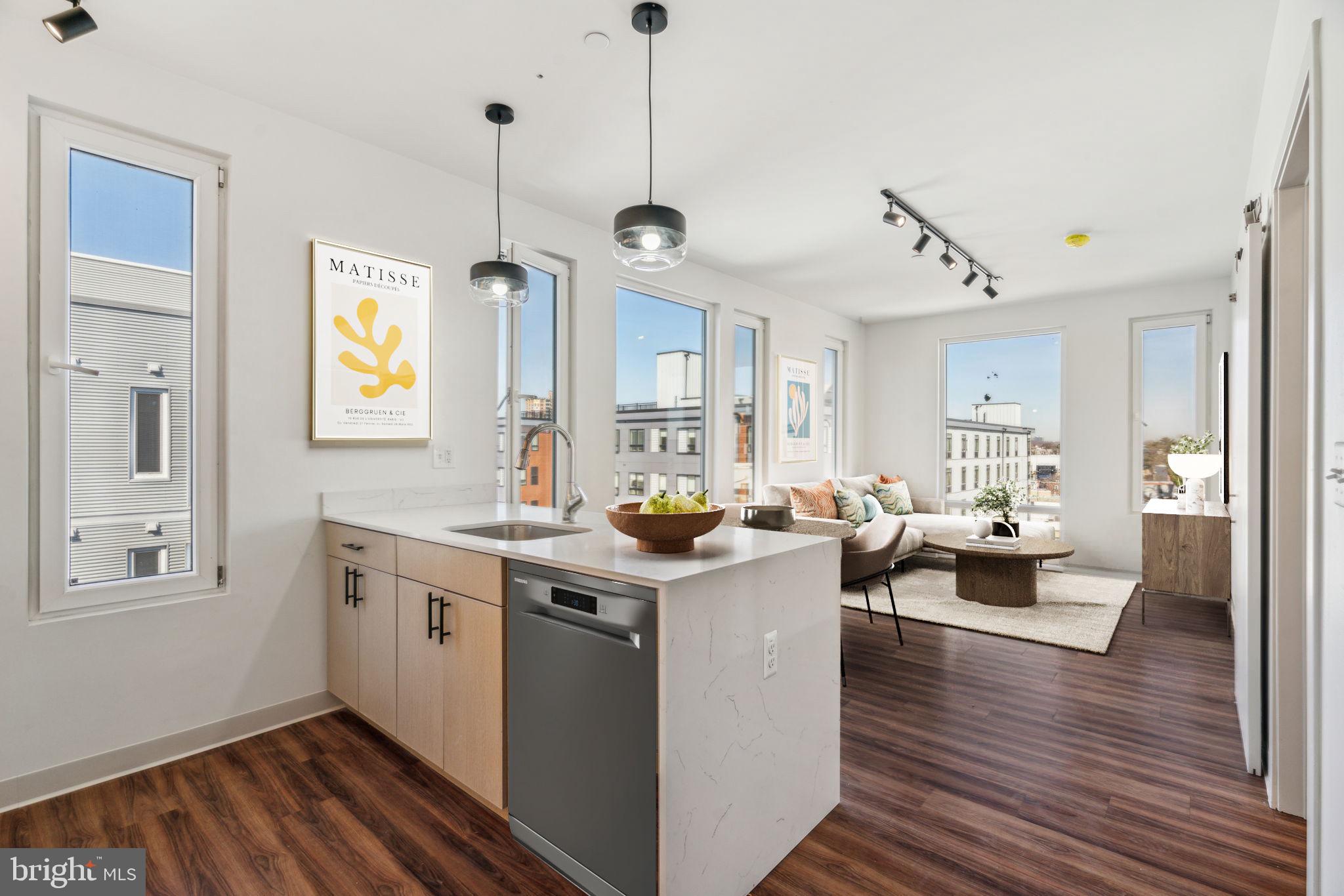 UNIVERSITY CITY - Residential Lease