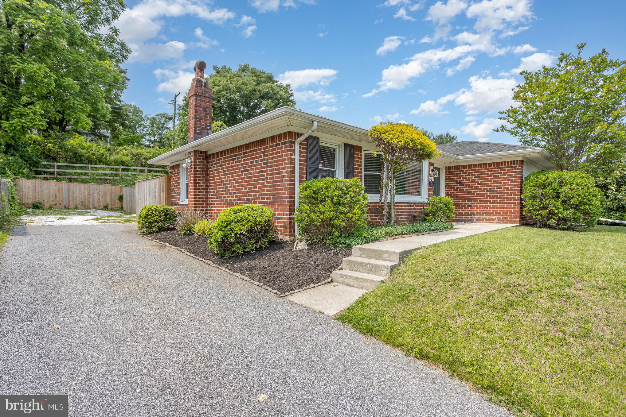 517 GOUCHER BOULEVARD