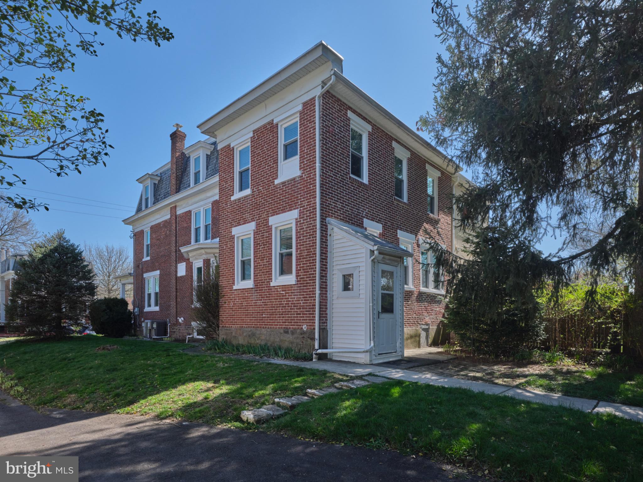 ROWLAND PARK - Residential