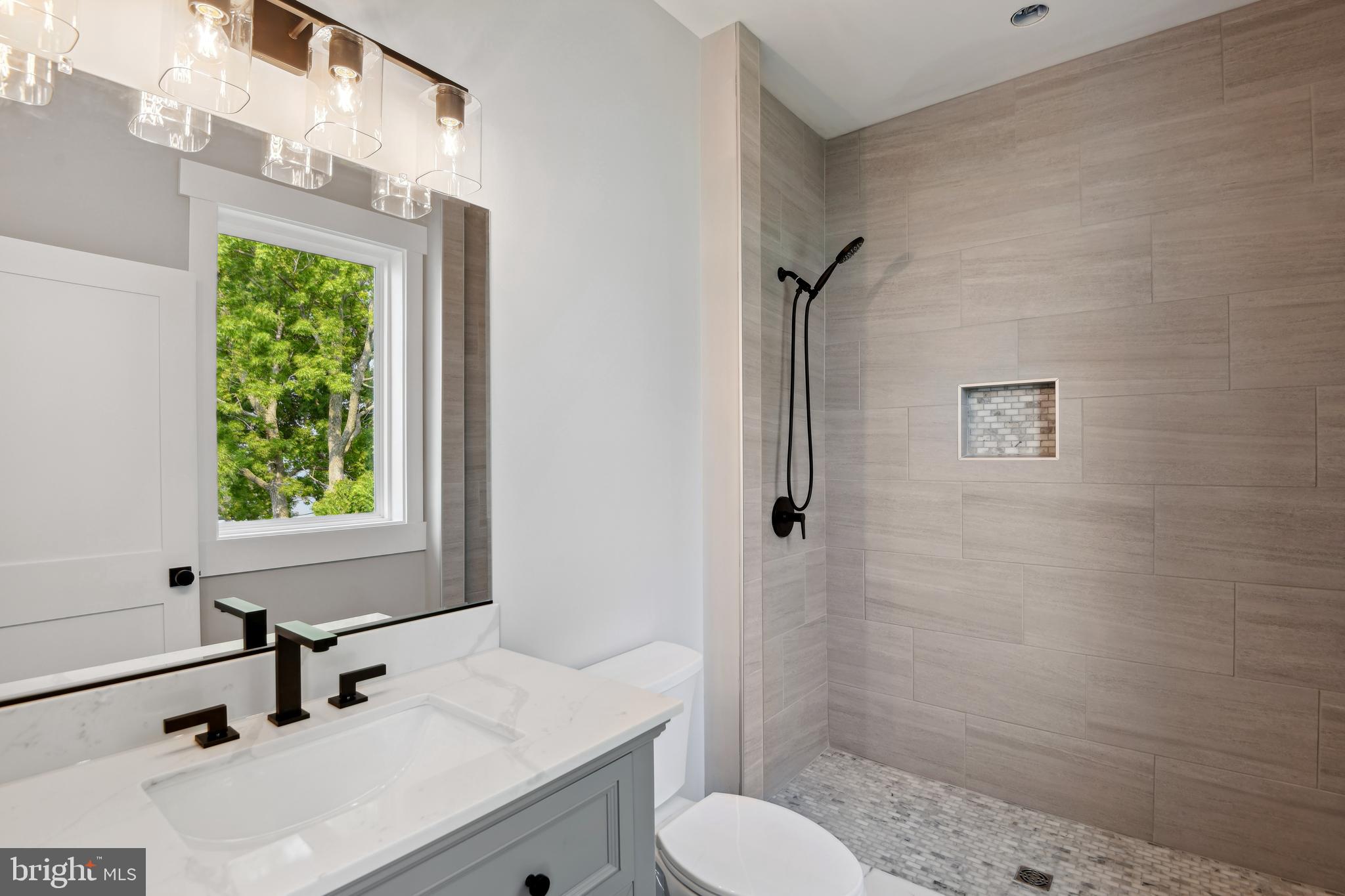 COLUMBIA BEACH - Residential